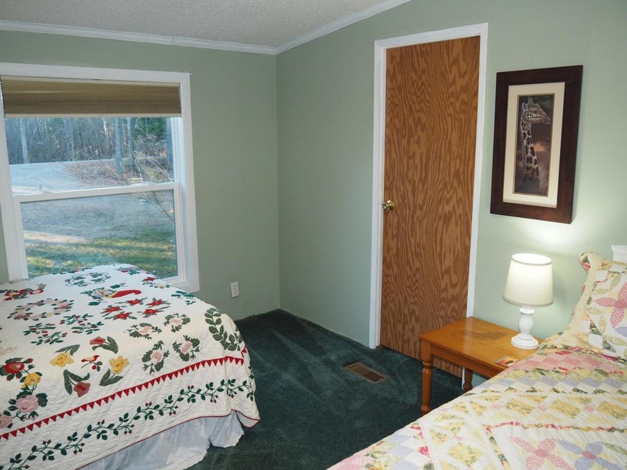 The Green Lake Getaway - Shared Lake Access! Interlochen Exterior photo