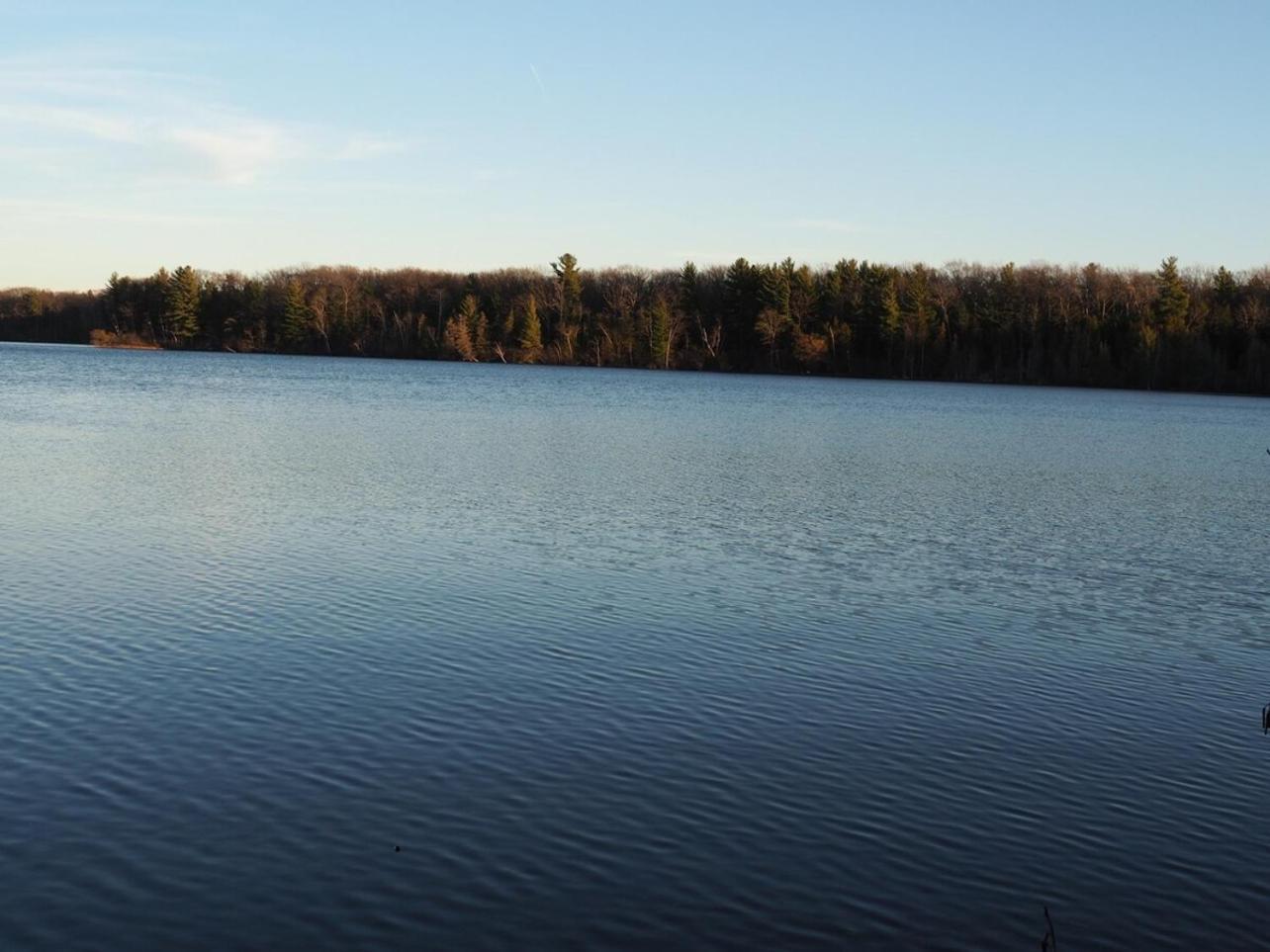 The Green Lake Getaway - Shared Lake Access! Interlochen Exterior photo