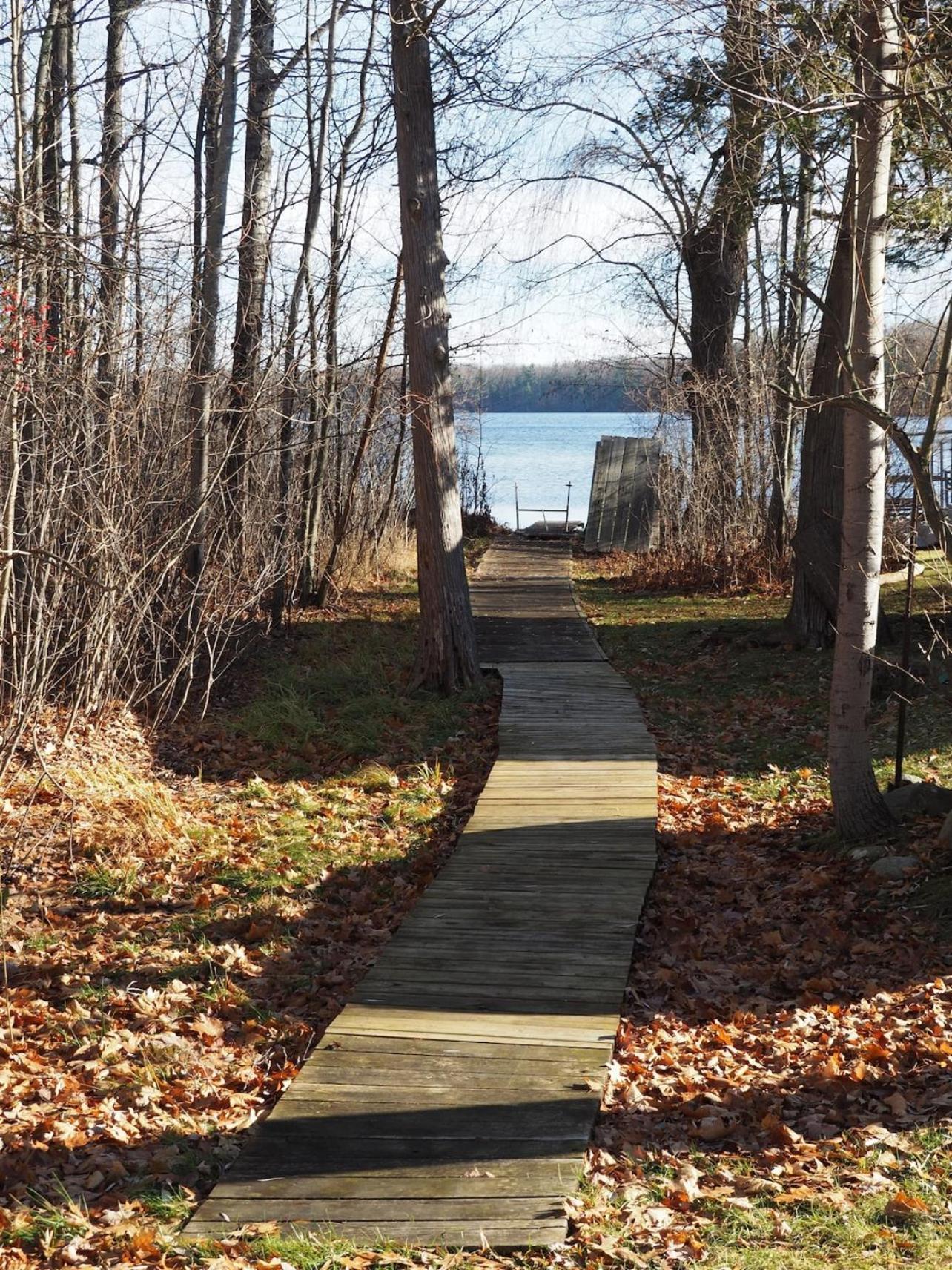 The Green Lake Getaway - Shared Lake Access! Interlochen Exterior photo